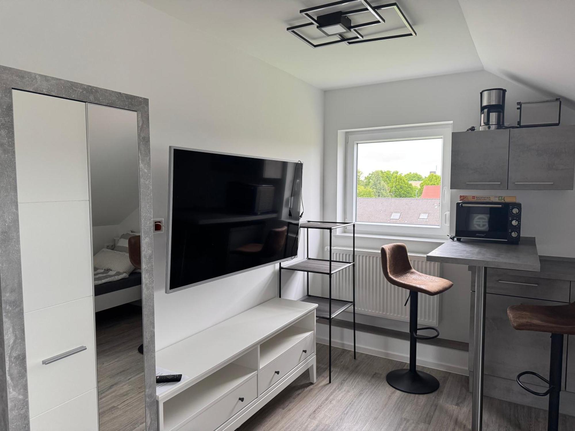 Deluxe Studio